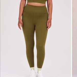 LIKE NEW Girlfriend Collective Float Legging- Fern